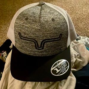 I’m selling a Kimes Ranch hat from buckle